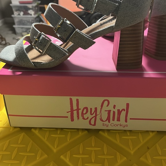 Denim buckle up, high healed sandals - Picture 6 of 6